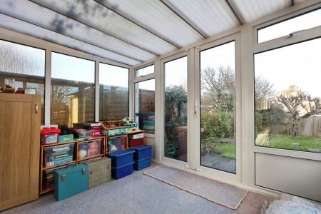 3 bedroom Semi-detached house for sale in Westwood Ave, Hitchin