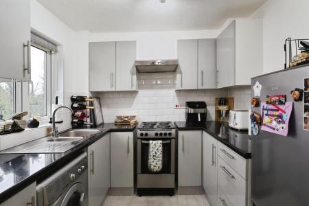 1 bedroom Flat for sale in Chestnut Court, Hitchin