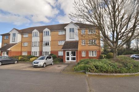 1 bedroom Flat for sale in Chestnut Court, Hitchin