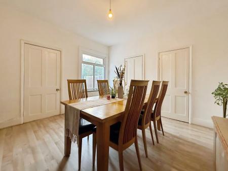 3 bedroom Terraced House to let in Kings Road, Hitchin, SG5