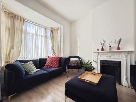 3 bedroom Terraced House to let in Kings Road, Hitchin, SG5