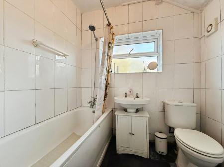 3 bedroom Terraced House to let in Kings Road, Hitchin, SG5