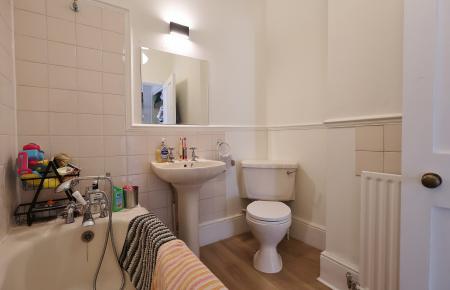 4 bedroom Detached house for sale in High Street, Arlesey