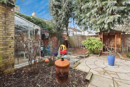 4 bedroom Detached house for sale in High Street, Arlesey