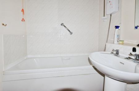 2 bedroom Flat for sale in Regal Court, Bancroft, Hitchin