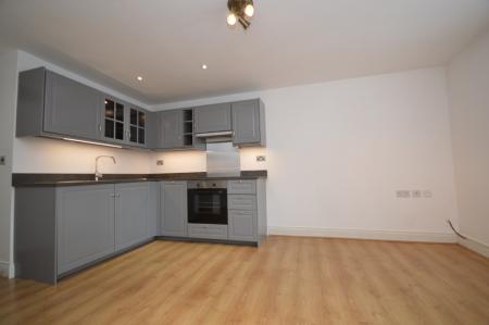 2 bedroom Flat to let in Sanders Place, Walsworth Road, Hitchin, SG4