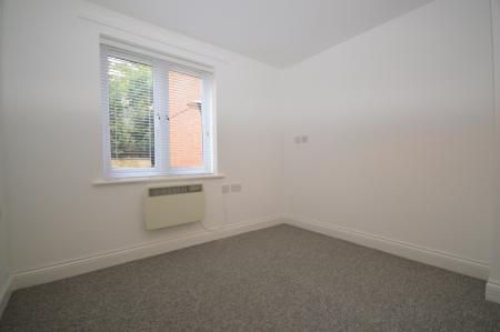 2 bedroom Flat to let in Sanders Place, Walsworth Road, Hitchin, SG4