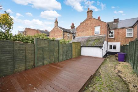 3 bedroom Terraced House to let in Nightingale Road, Hitchin, SG5