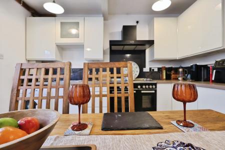 2 bedroom Terraced House for sale in High Street, Whitwell