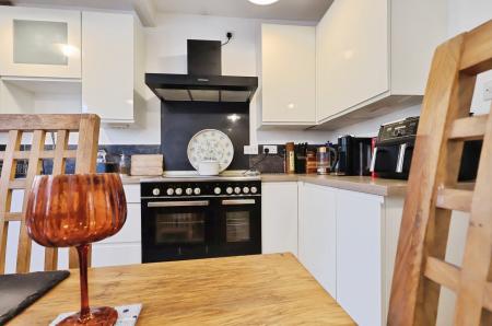 2 bedroom Terraced House for sale in High Street, Whitwell