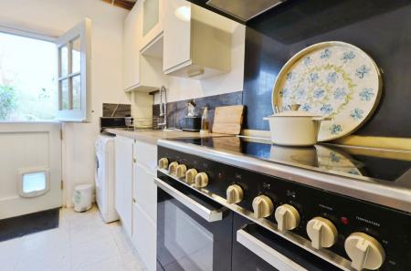 2 bedroom Terraced House for sale in High Street, Whitwell