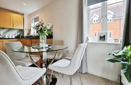 2 bedroom Flat for sale in William Ransom Way, Hitchin