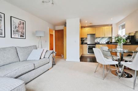 2 bedroom Flat for sale in William Ransom Way, Hitchin