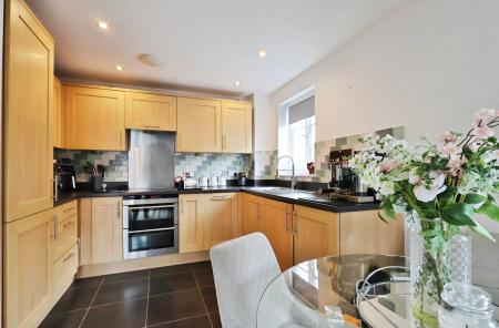 2 bedroom Flat for sale in William Ransom Way, Hitchin