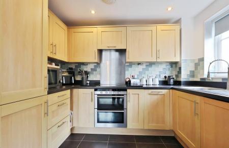 2 bedroom Flat for sale in William Ransom Way, Hitchin