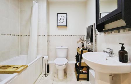 2 bedroom Flat for sale in William Ransom Way, Hitchin