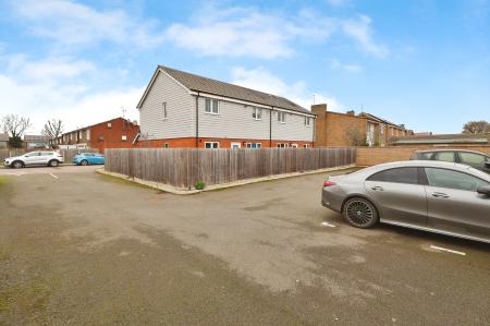 1 bedroom Flat for sale in Greenfield Avenue, Ickleford