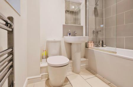 1 bedroom Flat for sale in Greenfield Avenue, Ickleford