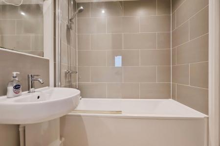 1 bedroom Flat for sale in Greenfield Avenue, Ickleford