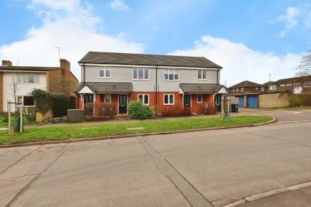 1 bedroom Flat for sale in Greenfield Avenue, Ickleford