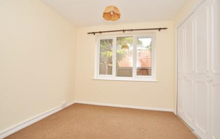 2 bedroom Flat to let in Millstream Close, Hitchin, SG4