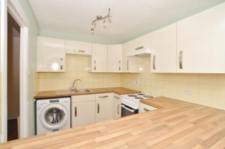 2 bedroom Flat to let in Millstream Close, Hitchin, SG4
