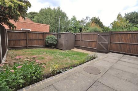 2 bedroom Flat to let in Millstream Close, Hitchin, SG4