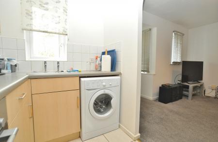 2 bedroom Flat to let in Redoubt Close, Hitchin