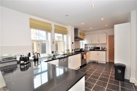 3 bedroom Semi-detached house to let in Bronte Avenue, Fairfield Park, SG5