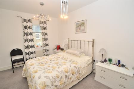 3 bedroom Semi-detached house to let in Bronte Avenue, Fairfield Park, SG5