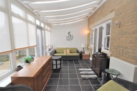 3 bedroom Semi-detached house to let in Bronte Avenue, Fairfield Park, SG5