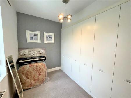 3 bedroom Semi-detached house to let in Bronte Avenue, Fairfield Park, SG5