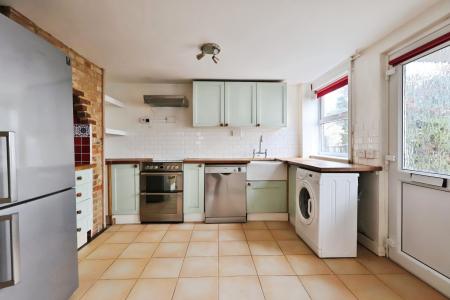 2 bedroom Semi-detached house for sale in Florence Street, Hitchin
