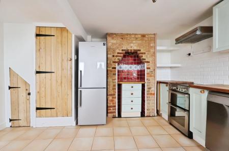 2 bedroom Semi-detached house for sale in Florence Street, Hitchin