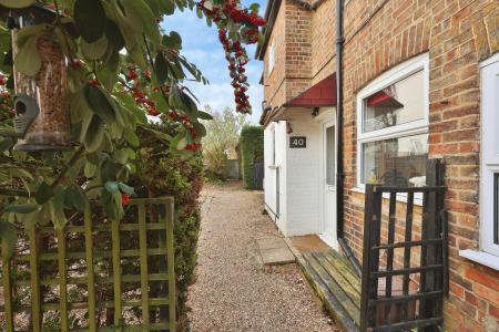 2 bedroom Semi-detached house for sale in Florence Street, Hitchin
