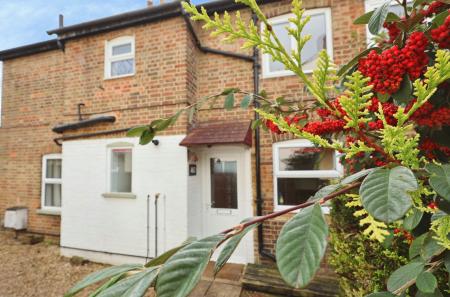 2 bedroom Semi-detached house for sale in Florence Street, Hitchin