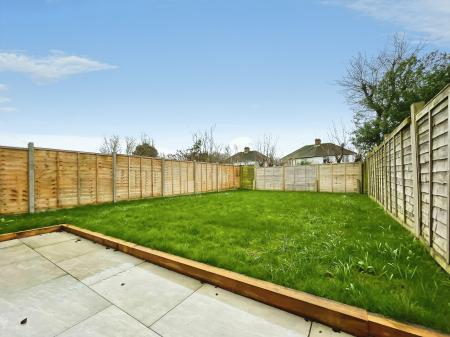 2 bedroom Detached house to let in Hammond Close, Stevenage, SG1