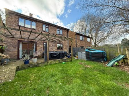 4 bedroom Detached house to let in Blackmore, Letchworth Garden City, SG6