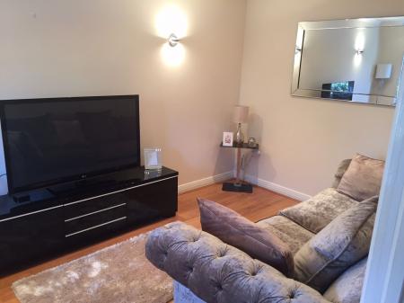 4 bedroom Semi-detached house to let in Bronte Avenue, Fairfield Park, SG5