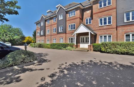 1 bedroom Flat for sale in Cadwell Green, Cadwell Lane, Hitchin