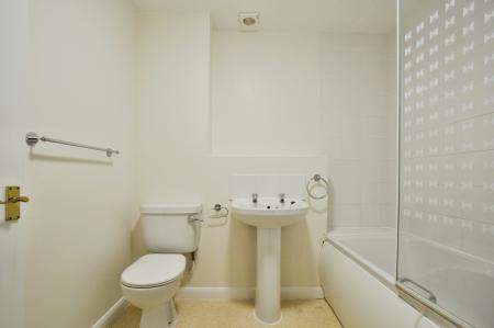 1 bedroom Flat for sale in Summers Lodge, Horace Gay Gardens, Letchworth Garden City
