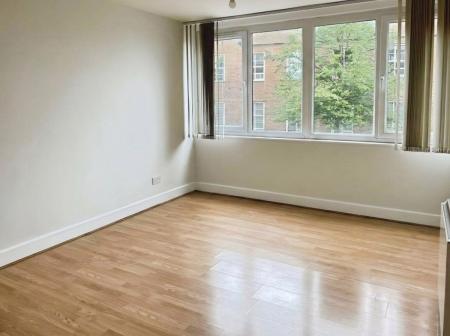 1 bedroom Flat for sale in Baliol Chambers, Hollow Lane, Hitchin
