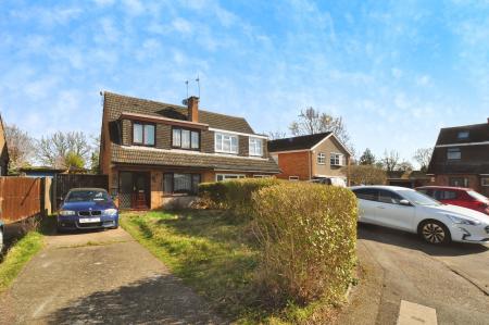 3 bedroom Semi-detached house for sale in Orlando Close, Hitchin