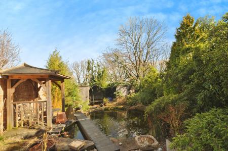 3 bedroom Semi-detached house for sale in Orlando Close, Hitchin