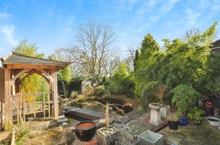 3 bedroom Semi-detached house for sale in Orlando Close, Hitchin