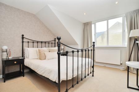 3 bedroom Town house to let in Watersmeet, Hitchin, SG4