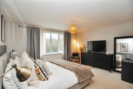 3 bedroom Town house to let in Watersmeet, Hitchin, SG4