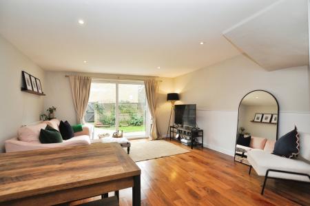 3 bedroom Town house to let in Watersmeet, Hitchin, SG4