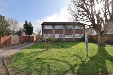 1 bedroom Flat for sale in Hartland Court, Gaping Lane, Hitchin