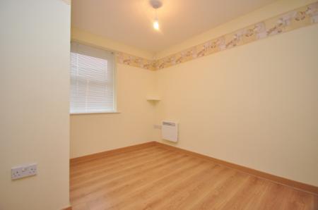 2 bedroom Flat to let in 65 Walsworth Road, Hitchin, SG4